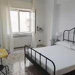 Alvarez De Toledo Bed and breakfast Nápoles