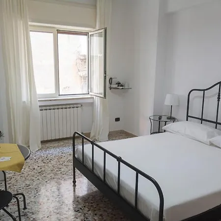 Alvarez De Toledo Bed & Breakfast Neapol